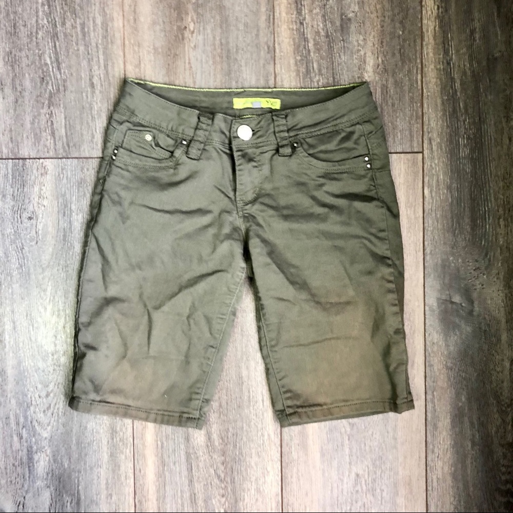 Size 1 Green Junior's Girl Shorts